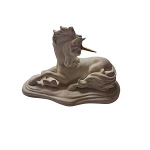 Franklin Mint 1986 "Guardian of the Heart"  Porcelain UNICORN By David Cornell